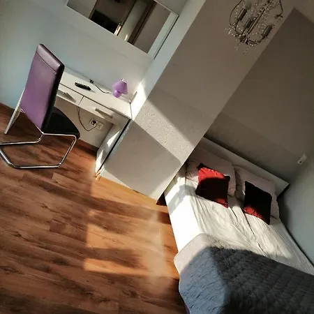 Wiosenna アパート